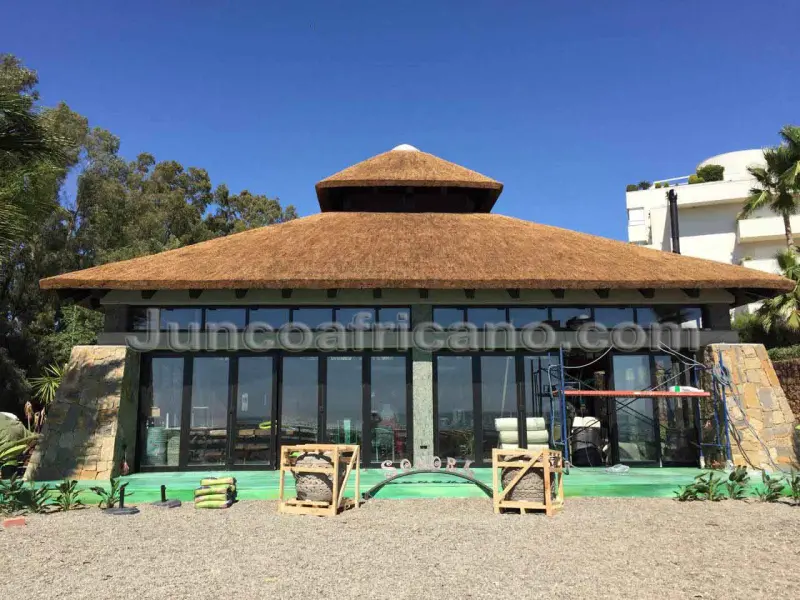 Sonora Beach: restaurant with an African thatch roof