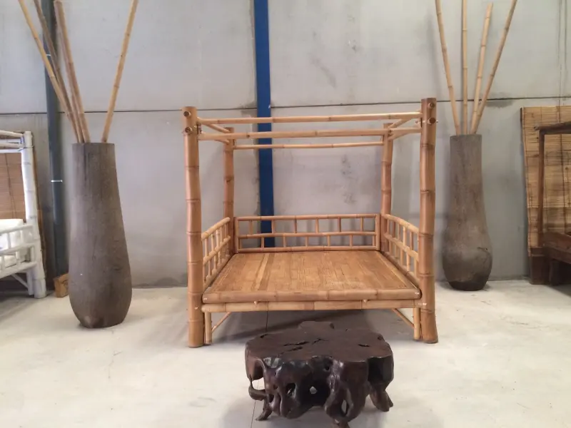 Bali-Bett aus Naturbambus