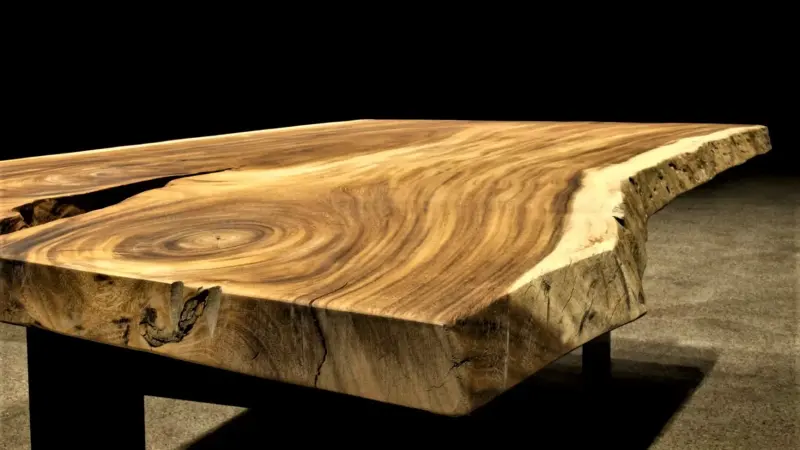 Mesa de saman de una pieza con borde natural
